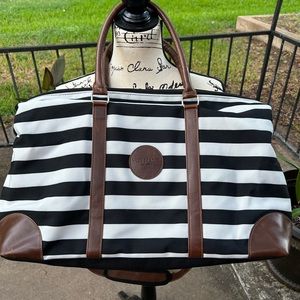 Van Maur weekender tote